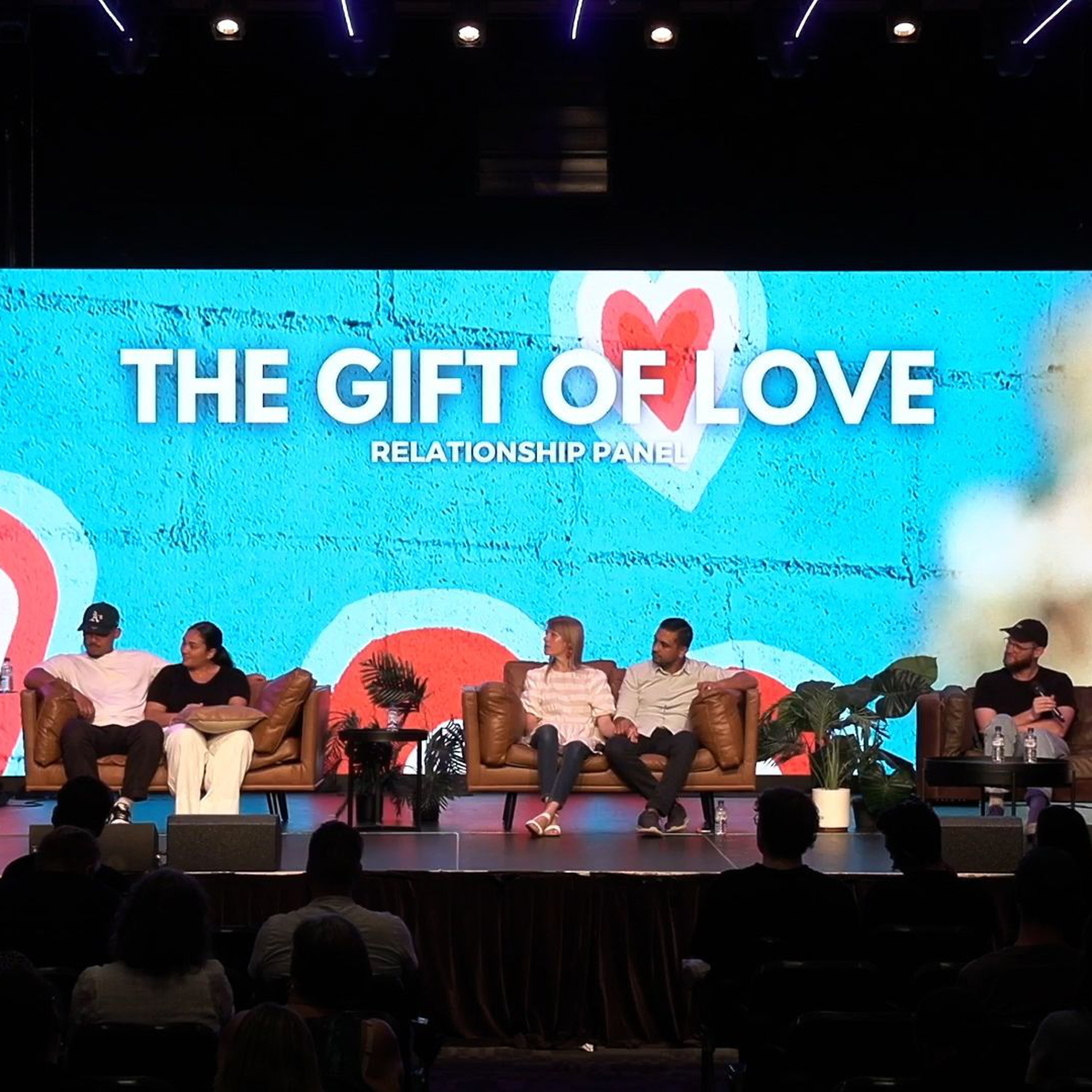 Warner PM - Relationship Panel - The Gift Of Love - 10.12.23 episode artwork
